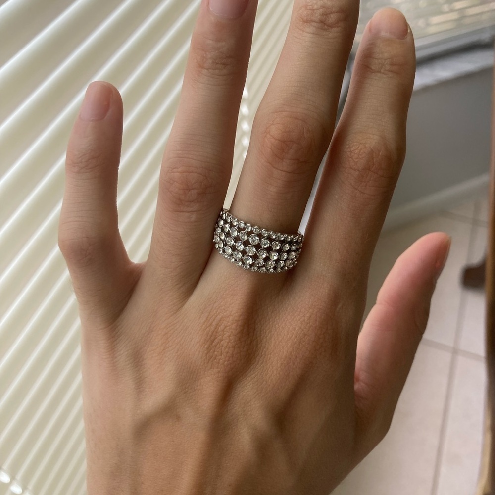 Elegant silver diamond sparkly ring